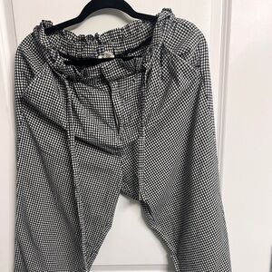 Forever 21 black and white pants size 30